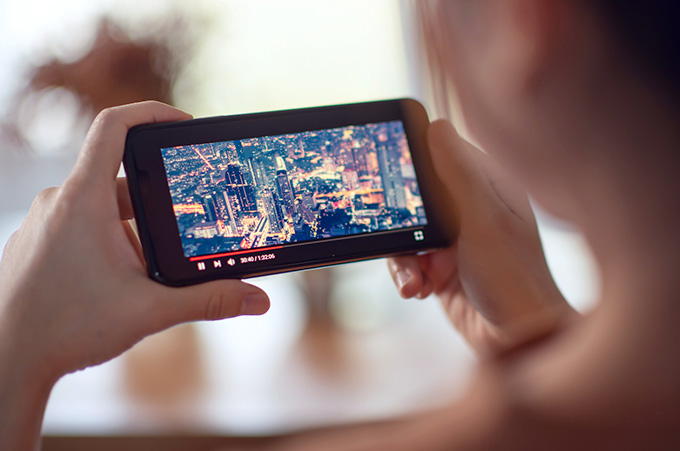 Pantalla de Celular Mostrando Contenido en Video en Representacin de los Jumps de TikTok
