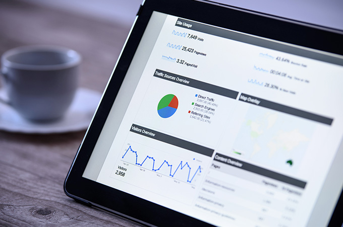 Ipad que Muestra Resultados de Google Analytics
