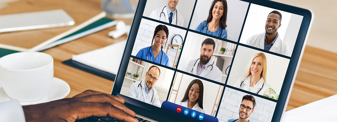 Pantalla de Laptop que Muestra Conferencia de Skype