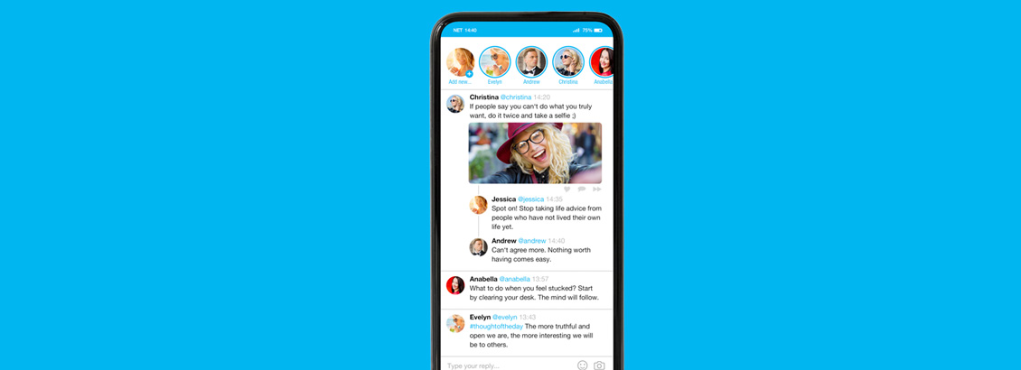 Pantalla de Smartphone Mostrando Página de Inicio de Twitter con Nuevas Stories