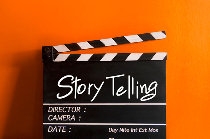Claqueta de Cine con Storytelling Escrito en Ella
