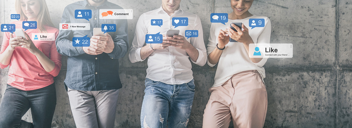 Distintas Personas Generando Engagement enn TikTok y Reels Desde sus Celulares