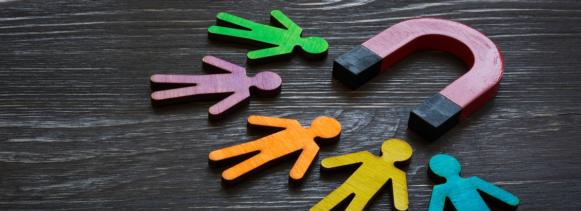 Imán que Atrae Cinco Piezas con Forma de Humano